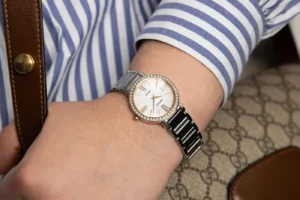 What should I know before buying a watch: Watch Buying Guide for Beginner